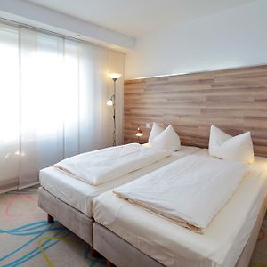 Zimmer mit Kingsize-Bett